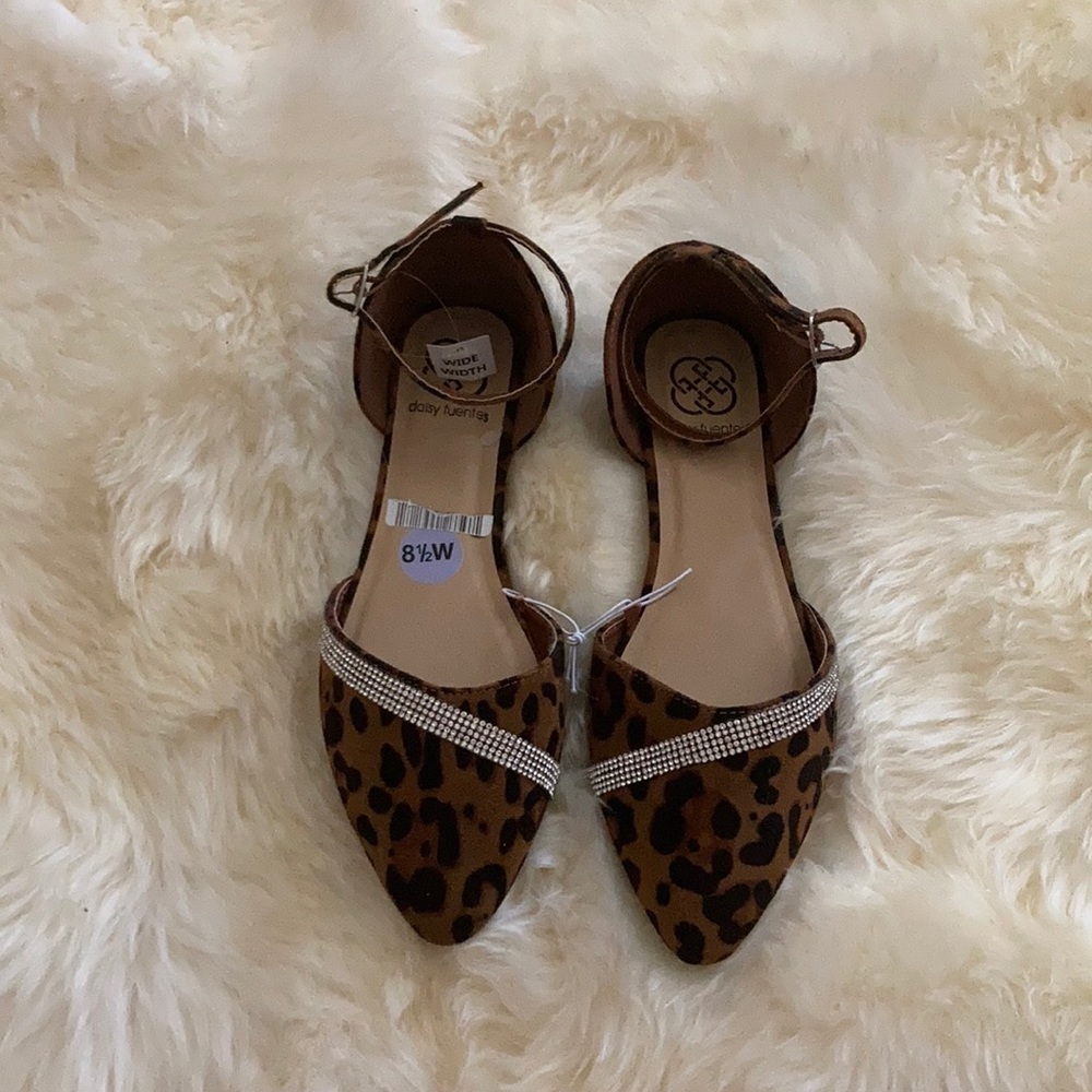 NWT Animal print flats